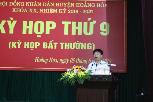Đồng chí Lê Xuân Thu - Bí thư Huyện ủy, Chủ tịch HĐND huyện khai mạc kỳ họp.JPG