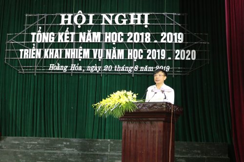 Ảnh 3. Đồng chí Lê Văn Phúc - Phó Chủ tịch UBND huyện khai mạc và chủ trì hội nghị.JPG