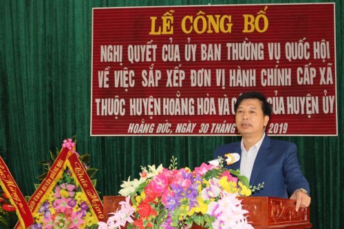 2.đồng chí Lê Xuân Thu – TUV- Bí thư Huyện ủy, Chủ tịch HĐND huyện Hoằng Hóa phát biểu tại buổi lễ.JPG