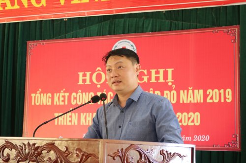Đồng chí Trương Văn Tùng - Chủ tịch Hội chữ thập đỏ huyện khai mạc và chủ trì hội nghị.JPG