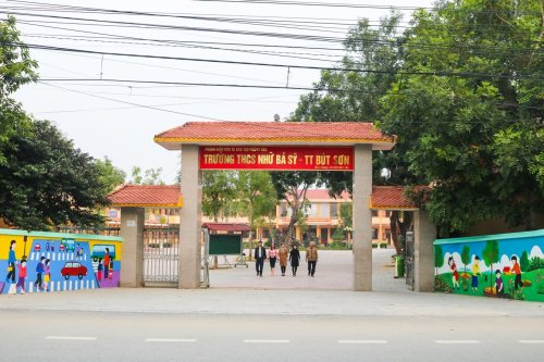 2. Trường THCS Nhữ Bá Sỹ - Thị trấn Bút Sơn.jpg