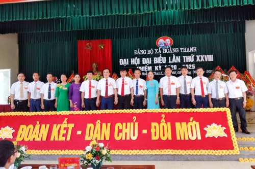 Ra mắt BCH Đảng bộ xã Hoằng Thanh, nhiệm kỳ 2020 - 2025.jpg