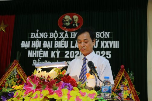 Ảnh 2. Đồng chí Tịnh Văn Thường - Bí thư Đảng ủy nhiệm kỳ 2015 - 2020 khai mạc đại hội.JPG