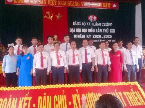 Ra mắt BCH Đảng bộ xã Hoằng Trường, nhiệm kỳ 2020 - 2025.jpg