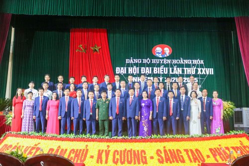 Ra mắt Ban chấp hành Đảng bộ huyện Hoằng Hóa, nhiệm kỳ 2020 - 2025 và đoàn đại biểu đi dự đại hội cấp trên.jpg