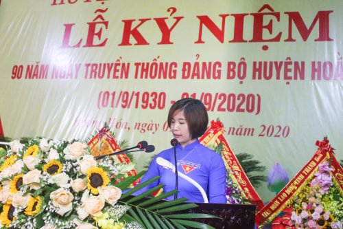 Đồng chí Lương Thị Phương, Bí Thư Đoàn xã Hoằng Xuân phát biểu tại buổi lễ.jpg