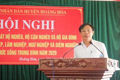đồng chí Lê Văn Phúc - Huyện ủy viên - Phó Chủ tịch UBND huyện phát biểu chỉ đạo tại buổi lễ.jpg