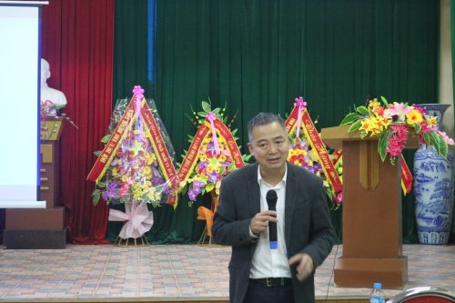 PGS.TS Nguyễn Lân Hiếu, Giám đốc Bệnh viện làm Trưởng đoàn phát biểu tại buổi làm việc.jpg