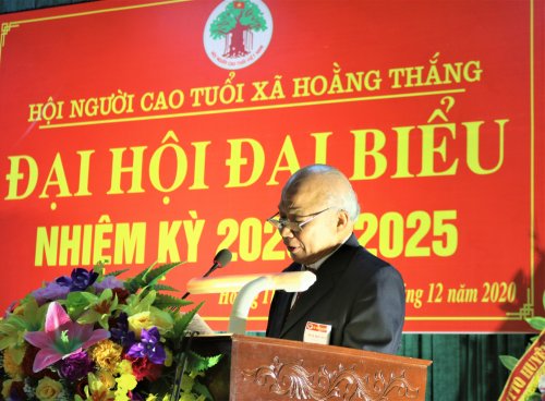 Ảnh 5. Đồng chí Hoàng Khắc vang - Chủ tịch Hội NCT xã Hoằng Thắng , nhiệm kỳ 2015 - 2020 khai mạc.JPG