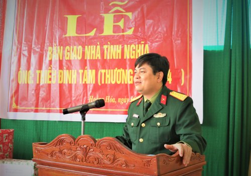 Ảnh8. Đại tá Thái Đức Hạnh – Phó chủ nhiệm Chính trị quân khu 4 phát tại buổi lễ.JPG