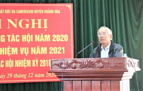 Đồng chí Lê Khắc Ngọ - Chủ tịch Hội nạn nhân chất độc da cam dioxin huyện phát biểu khai mạc hội nghị.jpg