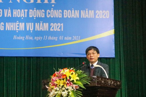 Đồng chí Hà Xuân Thành – Phó chủ tịch thường trực LĐLĐ tỉnh phát biểu chỉ đạo tại hội nghị.jpg