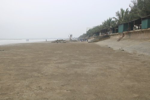 9. Bãi biển Hải Tiến sach sẽ sau khi được dọn sạch.jpg