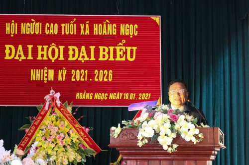 Ông Nguyễn Văn Lĩnh - Chủ tịch Hội người cao tuổi huyện phát biểu chỉ đạo tại đại hội.jpg