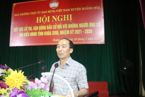 3. Ứng cử viên đại biểu HĐND tỉnh - ông Lê Tiến Lam - Thường vụ Tỉnh ủy – Giám đốc Sở Công thương tiếp thu ý kiến của cử tri.JPG