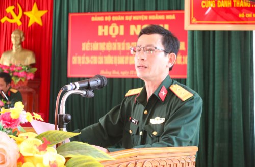 Ảnh 3. Trung tá Đinh Sơn Hà -chính trị viên phó kiêm chủ nhiệm chính trị phát biểu thảo luận tại hội nghị.JPG