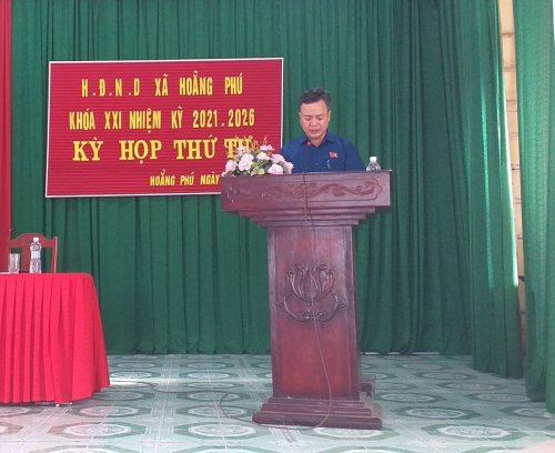 2. Đồng chí Lê Đình Ngọ Bí thư Đảng ủy - Chủ tịch HĐND xã Khai mạc kỳ họp.jpg