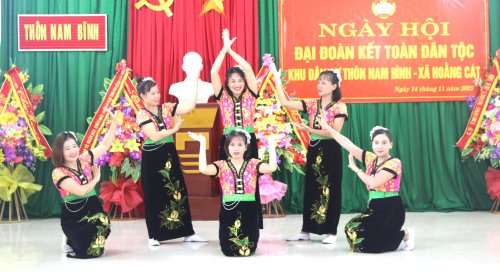 Ảnh 2. Văn nghệ chào mừng.jpg