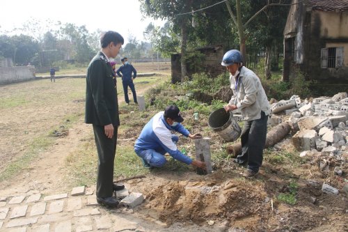 4. Sau cưỡng chế, tháo dỡ, khu đất được đo đạc chính xác, cắm mốc theo quy định và bàn giao lại bà Bềnh.jpg