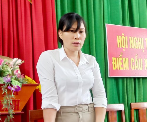 2. Đc Lê Thị Thu Hằng Phó Chủ tịch UBND xã Triển khai nội dung hội nghị.jpg