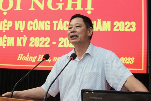 2. Đồng chí Đặng Mạnh Hùng – Chủ tịch Hội CCB huyện khai mạc và trực tiếp truyền đạt một số chuyên đề..jpg