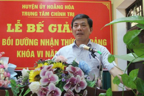 4. Đồng chí Chu Thế Sâm - TVHU, Chủ nhiệm UBKT Huyện ủy phát biểu chỉ đạo tại buổi lễ..jpg
