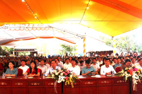 3. . Cùng các đồng chí đại diện lãnh đạo các sở, ban ngành cấp tỉnh, lãnh đạo huyện Hoằng Hóa.JPG