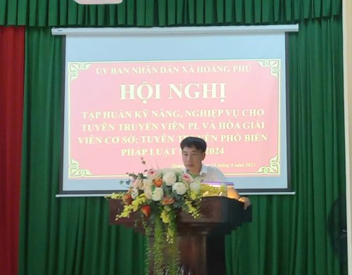 2. Đc Đoàn Văn Bằng Trưởng phòng Tư pháp huyện Hoằng hóa tập huấn kỹ năng, nghiệp vụ cho đội ngũ tuyên truyền viên và hòa giải viên ở cơ sở và tuyên truyền, phổ biến số nội dung cơ bản của của Luật Hòa giải cơ sở năm .jpg