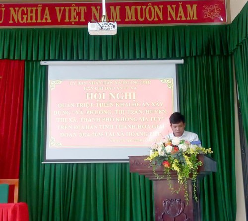 1. Đc Nguyễn Văn Hồng Chủ tịch UBND xã Hoằng Phú khai mạc hội nghị.jpg