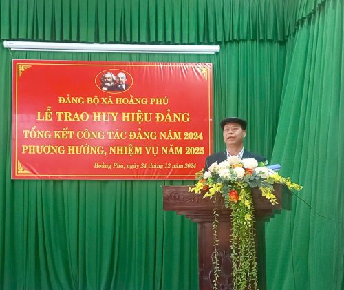 5. Đảng viên phát biểu tham luận.jpg